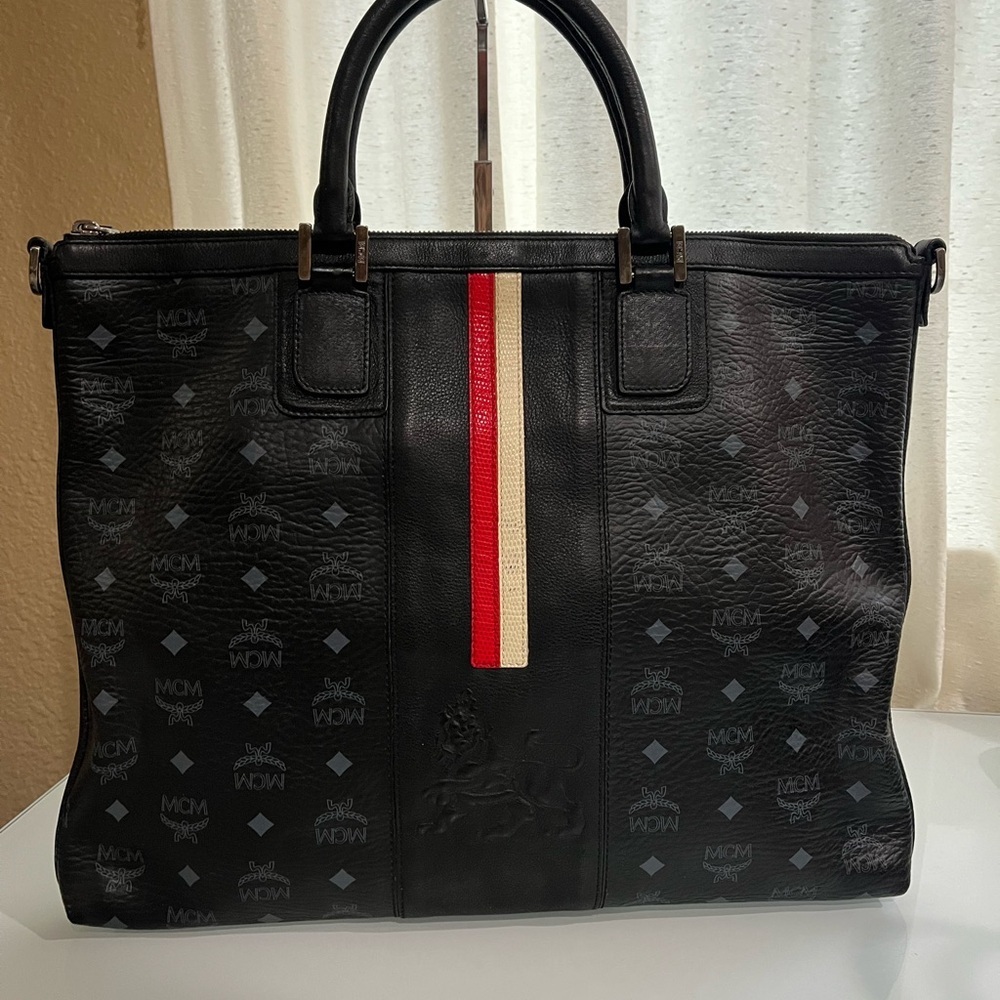 MCM BLACK VISETOS LION PRINCESS LAPTOP BAG - Picture 16 of 16